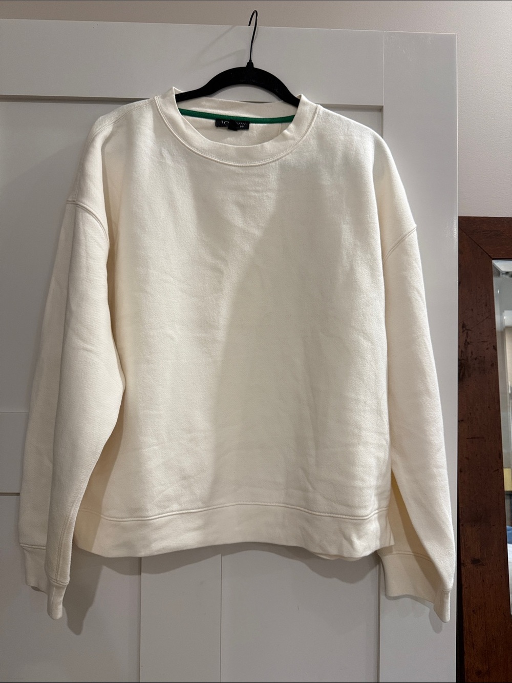 J.Crew NWOT Women’s Cream Crewneck Sweatshirt - Classic Everyday Pullover